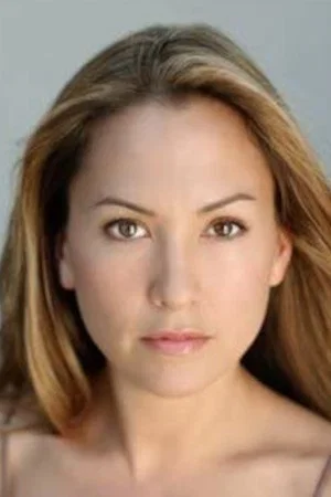 Lara Wickes