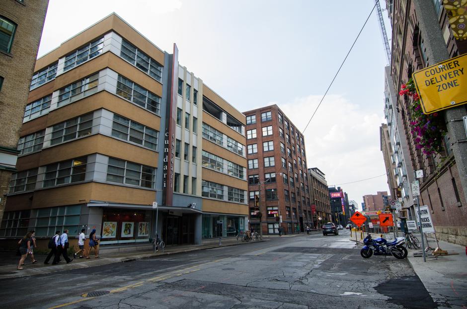 Alex's Apartment (exterior) - Location image