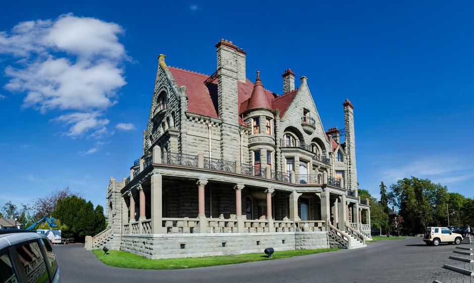 Lord Hull's Home preview