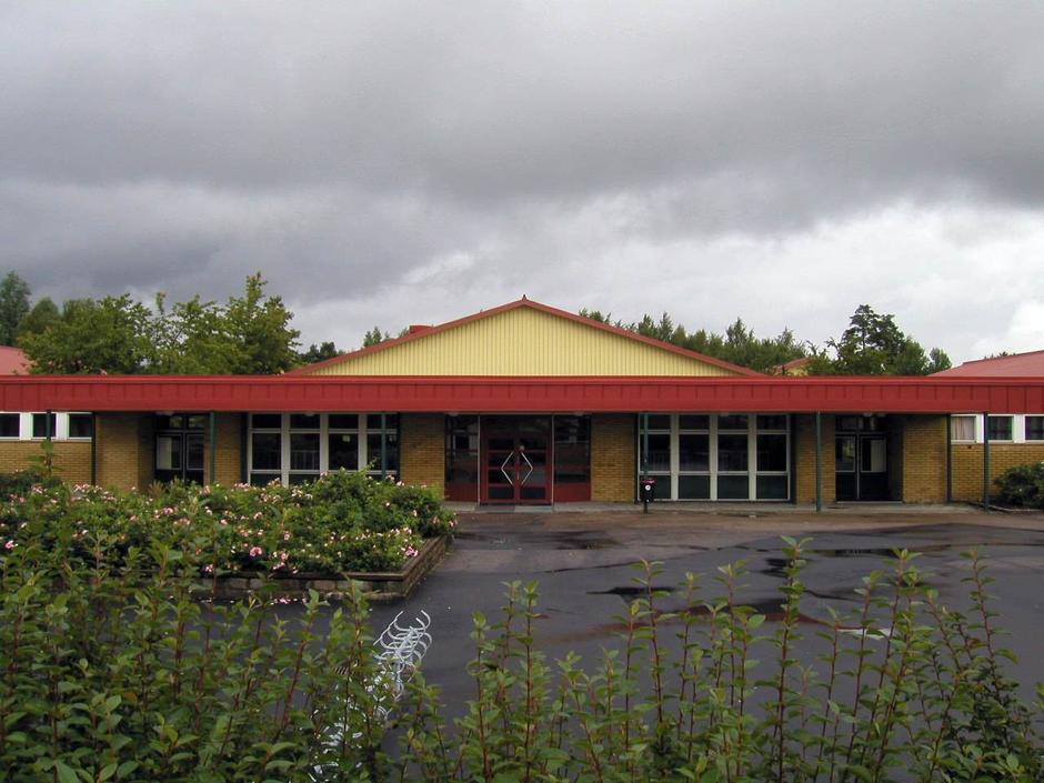 School - Location image