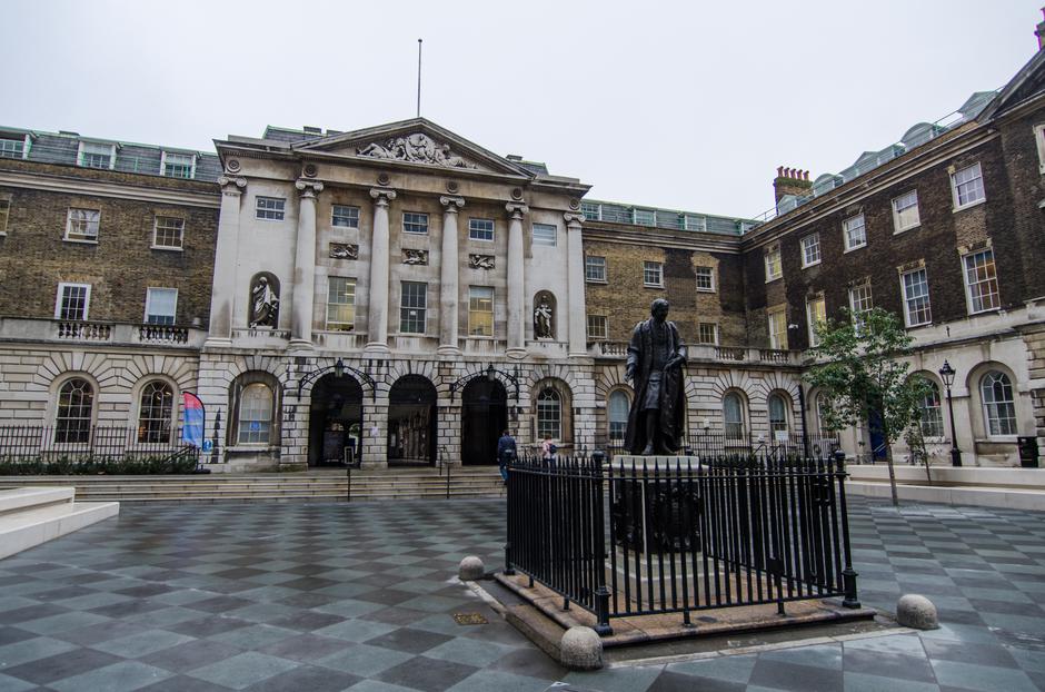 Colonnade - Location image
